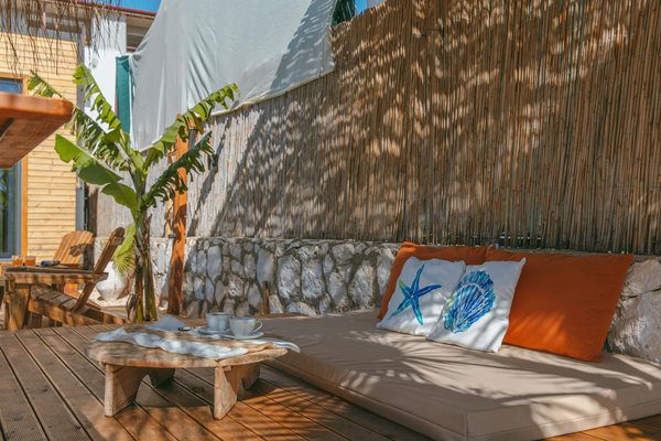 Quels sont les meilleurs sentiers pour une randonnée en haute montagne dans les Alpes suisses?